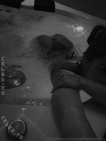 Sophie geheim leaked private photo uncensored HD quality