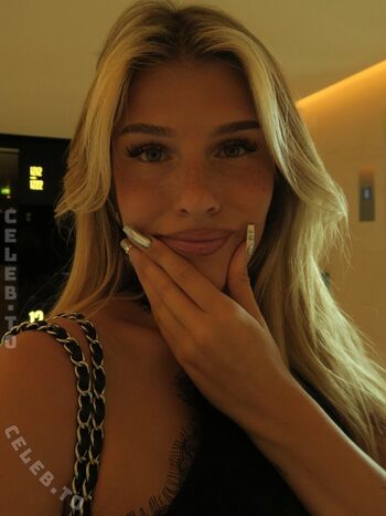 Sophie schnur leaked private photo uncensored HD quality