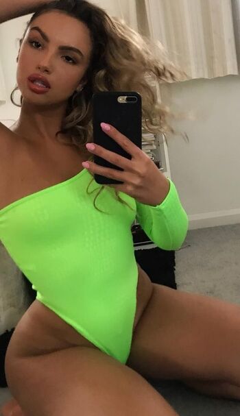 Sophielincolnx leaked private photo uncensored HD quality