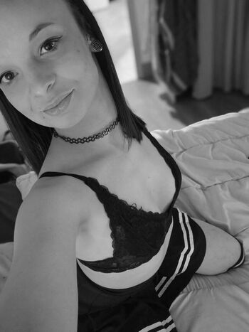 Speedy girl leaked private photo uncensored HD quality