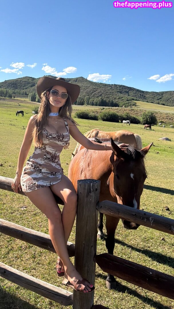 Sssniperwolf / leaked private photo uncensored HD quality