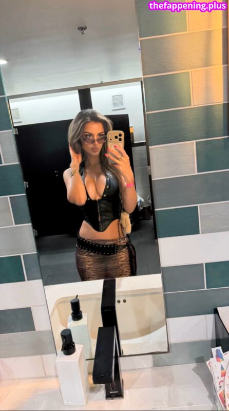 Sssniperwolf / leaked private photo uncensored HD quality