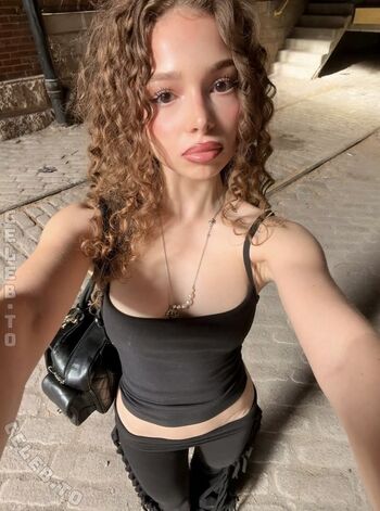 Sunday kalogeras leaked private photo uncensored HD quality