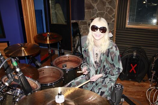 Taylor momsen  page leaked private photo uncensored HD quality