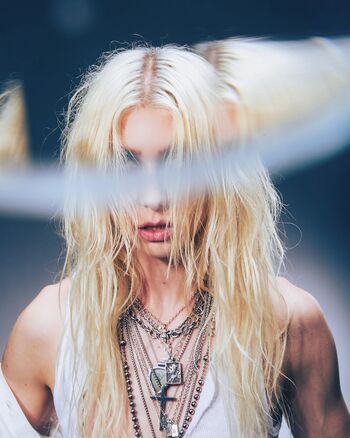 Taylor momsen leaked private photo uncensored HD quality
