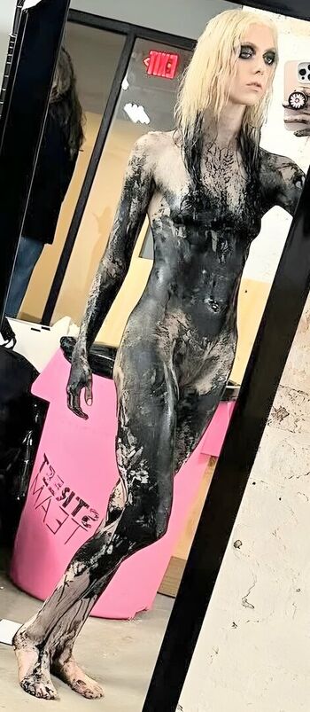 Taylor momsen leaked private photo uncensored HD quality