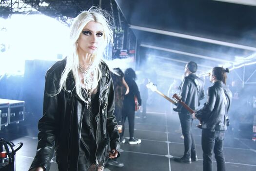 Taylor momsen leaked private photo uncensored HD quality