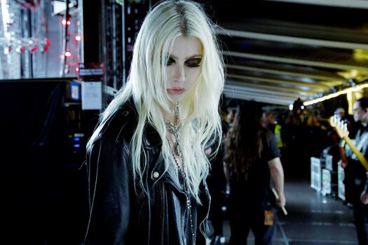 Taylor momsen leaked private photo uncensored HD quality