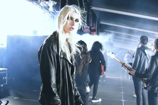 Taylor momsen leaked private photo uncensored HD quality