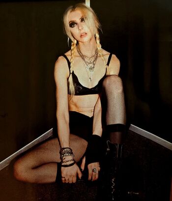 Taylor momsen leaked private photo uncensored HD quality