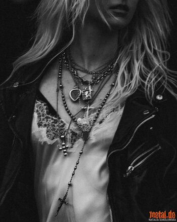 Taylor momsen leaked private photo uncensored HD quality