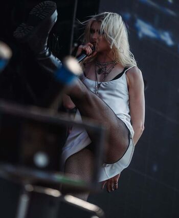 Taylor momsen leaked private photo uncensored HD quality