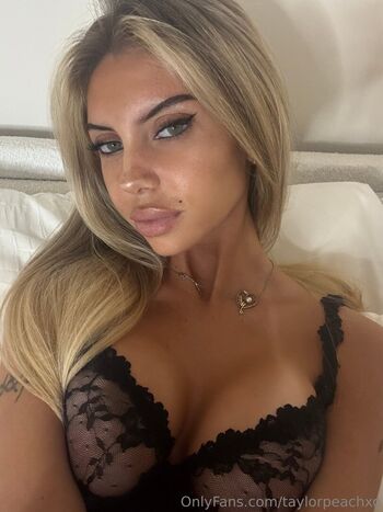Taylor peach xo leaked private photo uncensored HD quality