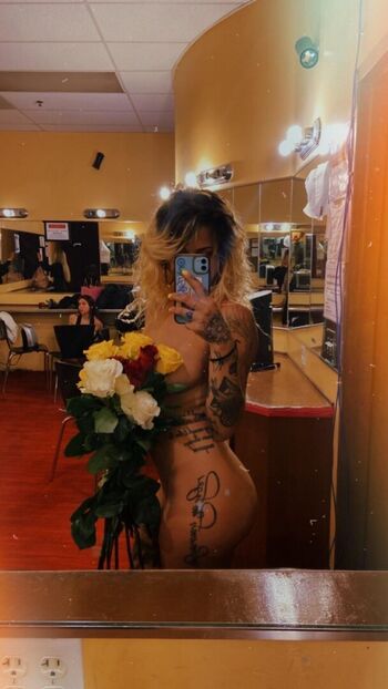 Theixxs leaked private photo uncensored HD quality