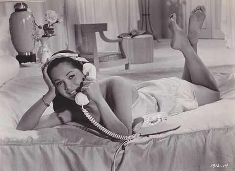 Vintage sexy celebs page leaked private photo uncensored HD quality