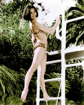 Vintage sexy celebs page leaked private photo uncensored HD quality