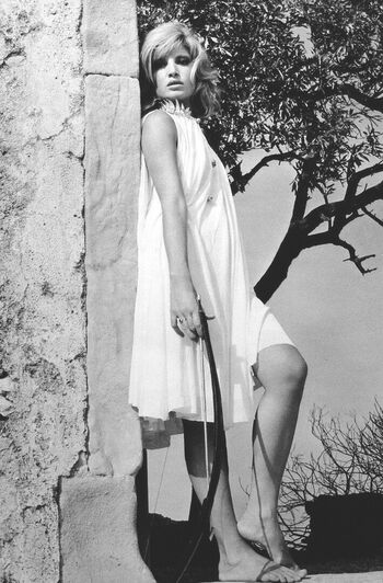 Vintage sexy celebs page leaked private photo uncensored HD quality