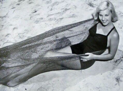 Vintage sexy celebs page leaked private photo uncensored HD quality