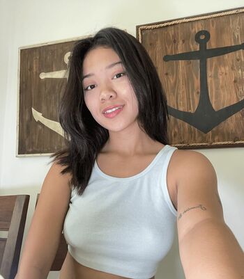 Xomikaxo leaked private photo uncensored HD quality