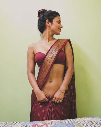 Yajna seni  page leaked private photo uncensored HD quality