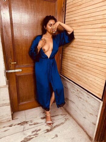 Yajna seni  page leaked private photo uncensored HD quality