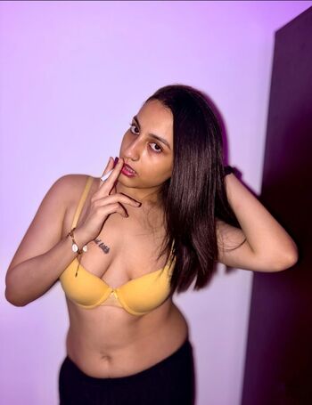 Yajna seni  page leaked private photo uncensored HD quality