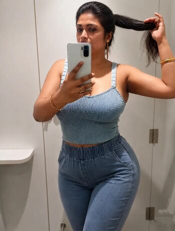 Yajna seni  page leaked private photo uncensored HD quality