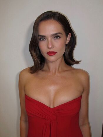 Zoey deutch page leaked private photo uncensored HD quality