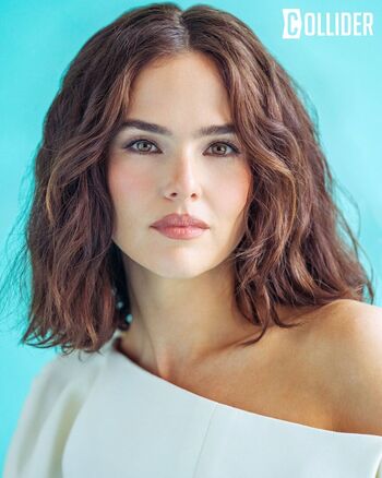 Zoey deutch leaked private photo uncensored HD quality